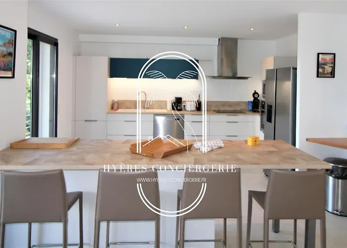 L'arbanaise Vue Piscine Presqu'ile Giens By Hc Villa *