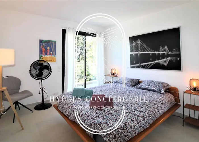 L'arbanaise Vue Piscine Presqu'ile Giens By Hc וילה הייר